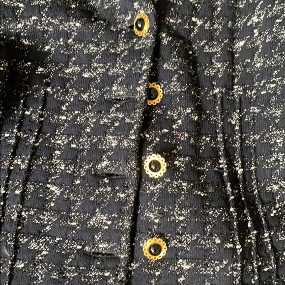 St. John Collection Size 4 - Picture 4 of 4